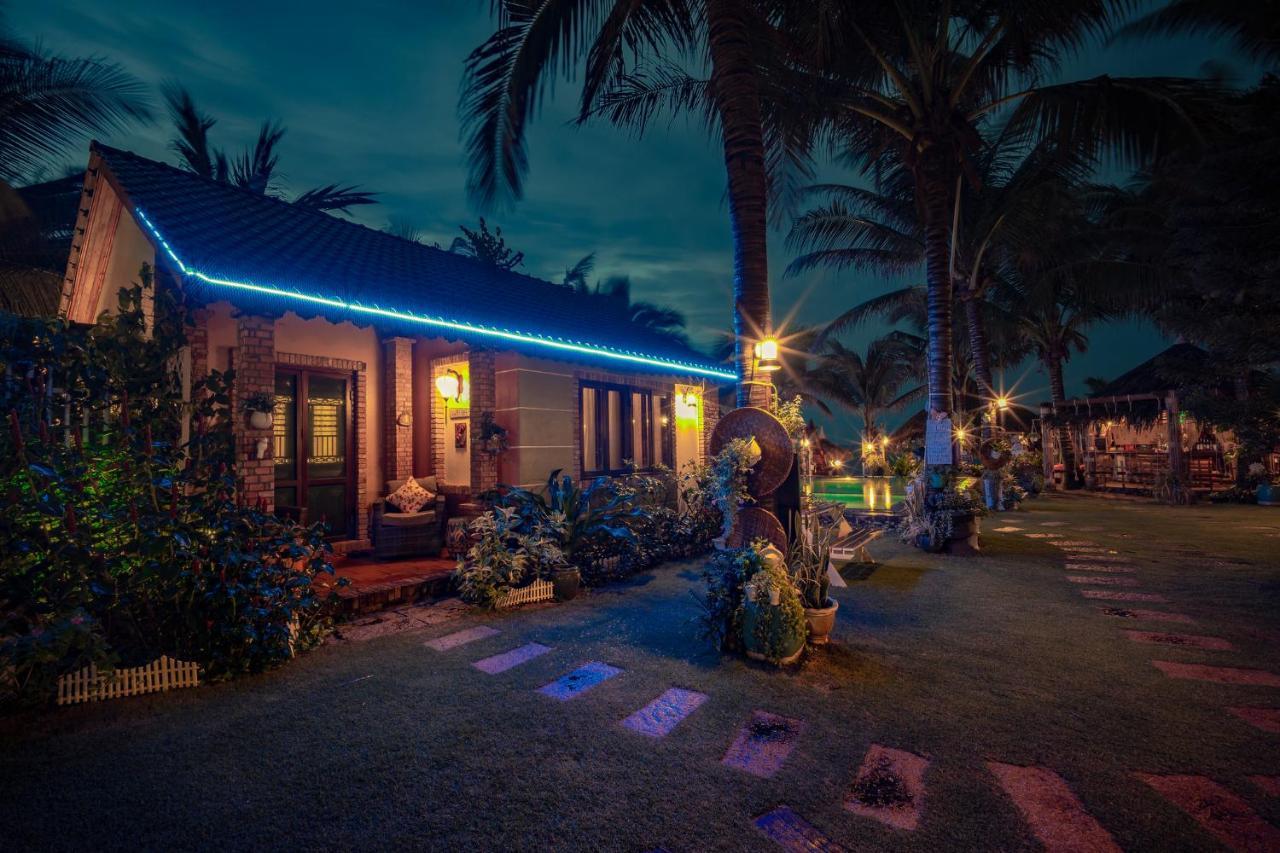 Отель Veranda Beach Place Фантхьет Экстерьер фото