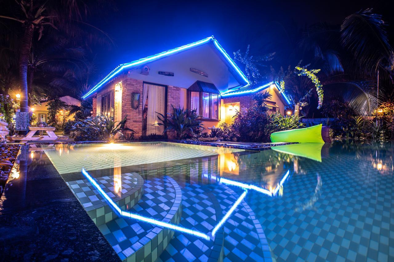 Отель Veranda Beach Place Фантхьет Экстерьер фото