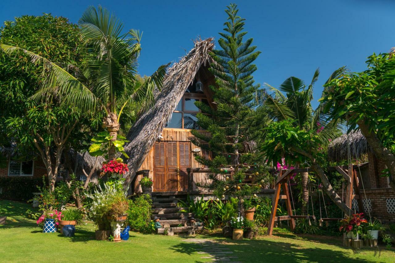 Отель Veranda Beach Place Фантхьет Экстерьер фото