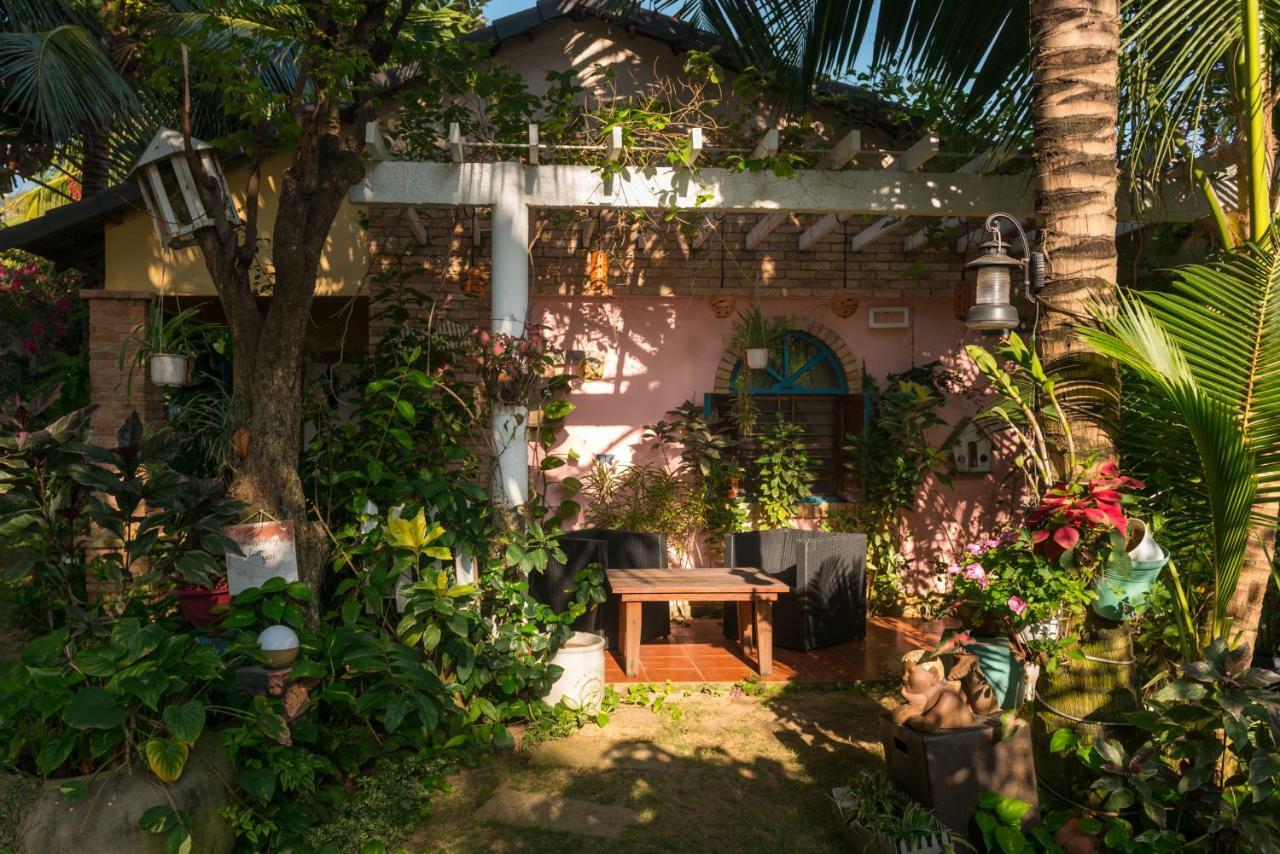 Отель Veranda Beach Place Фантхьет Экстерьер фото