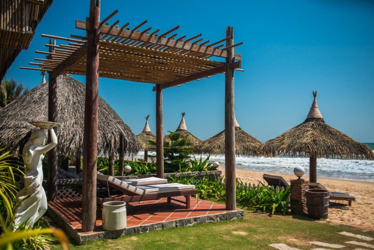 Отель Veranda Beach Place Фантхьет Экстерьер фото