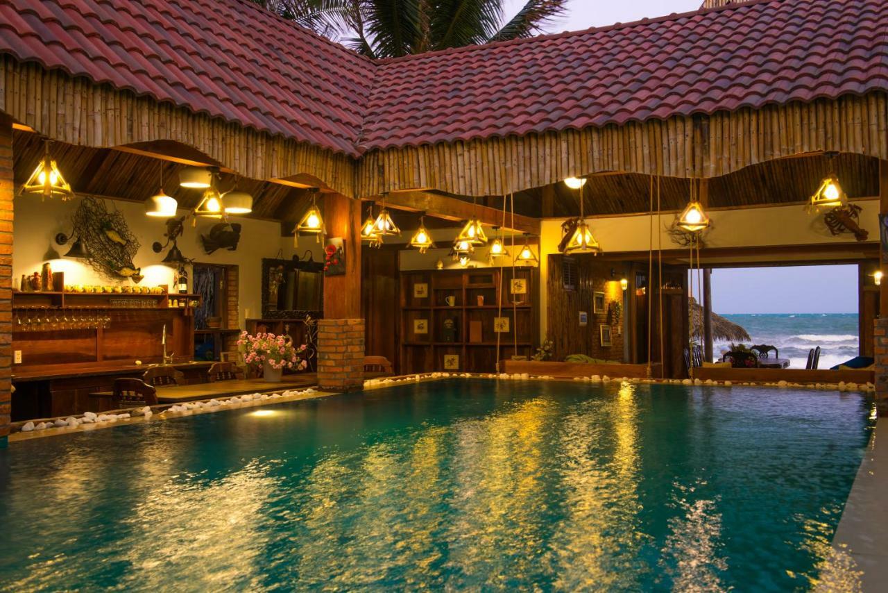 Отель Veranda Beach Place Фантхьет Экстерьер фото
