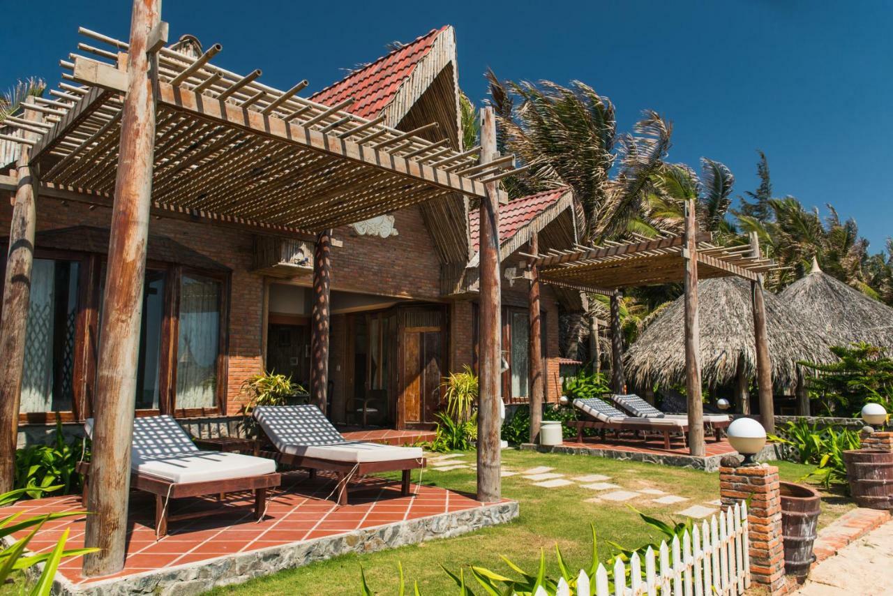 Отель Veranda Beach Place Фантхьет Экстерьер фото