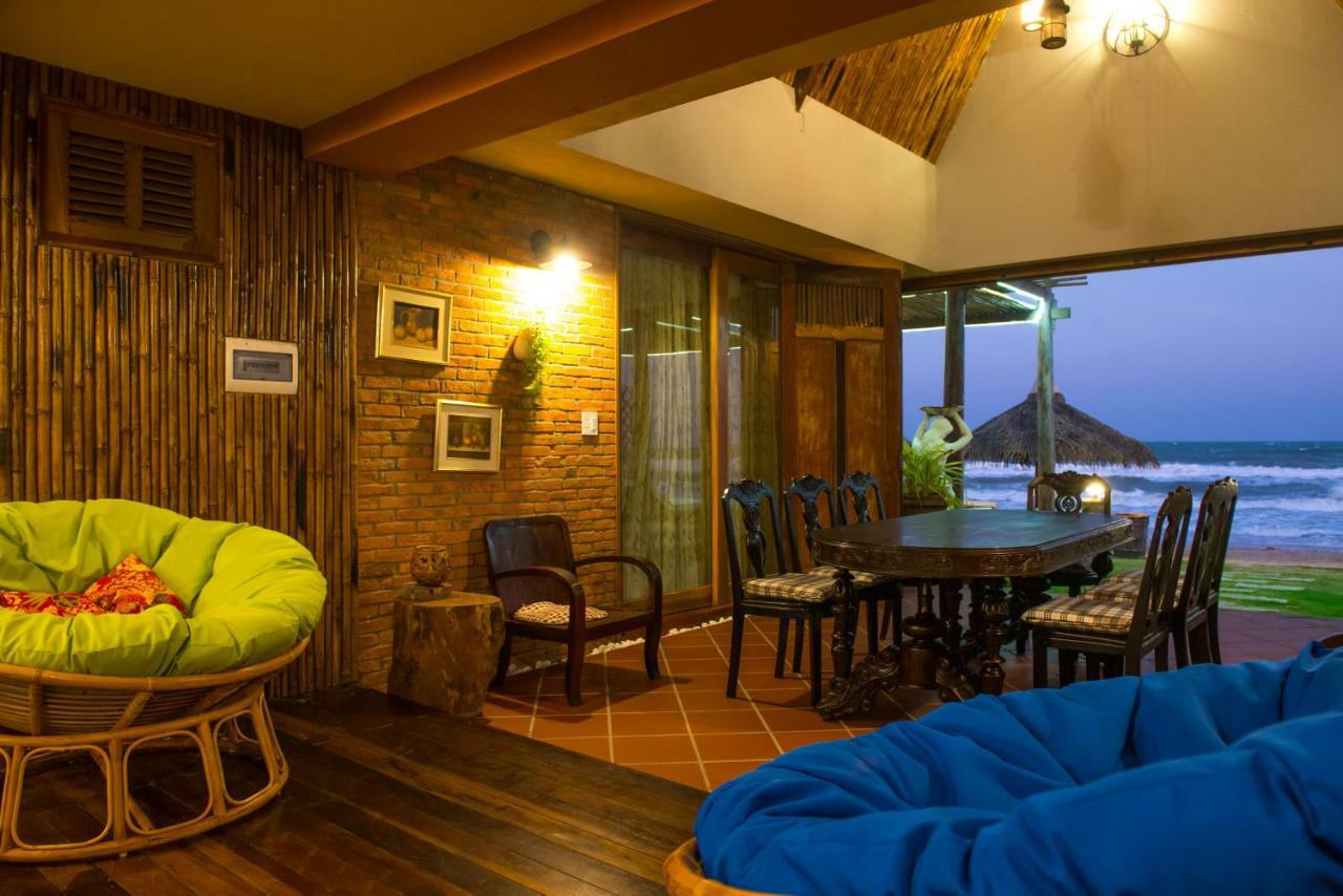 Отель Veranda Beach Place Фантхьет Экстерьер фото